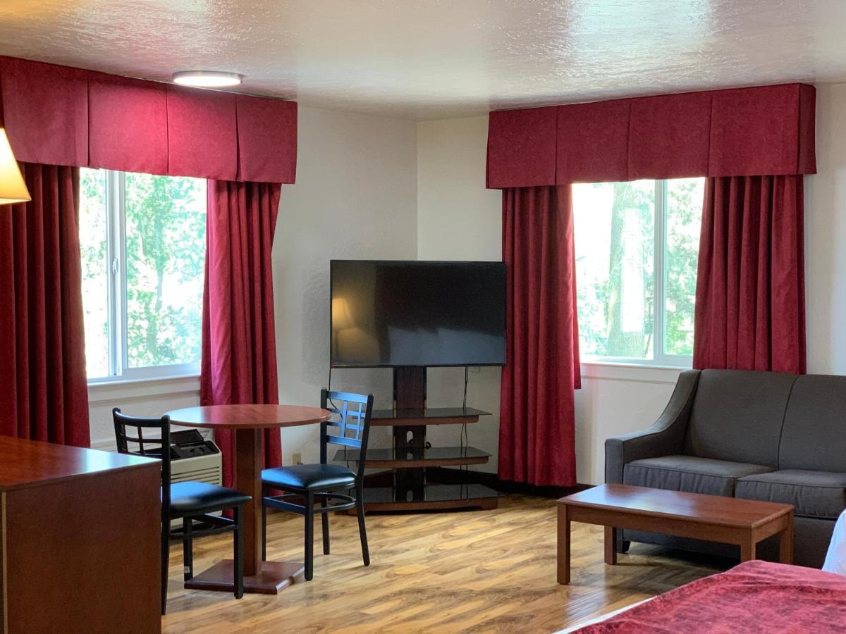Red Carpet Motel 3*